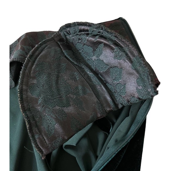 J.B.S. Vintage‎ Women’s Size 8 Emerald Green Velvet Dress - Picture 7 of 9